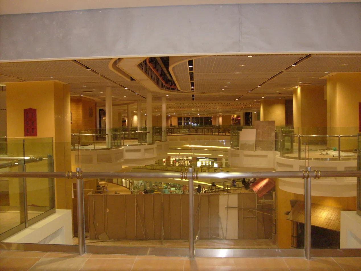 Abraj Al-Bait Makkah restaurant zone interior Ibrahim Joharji King Abdulaziz Endowment Project 2006